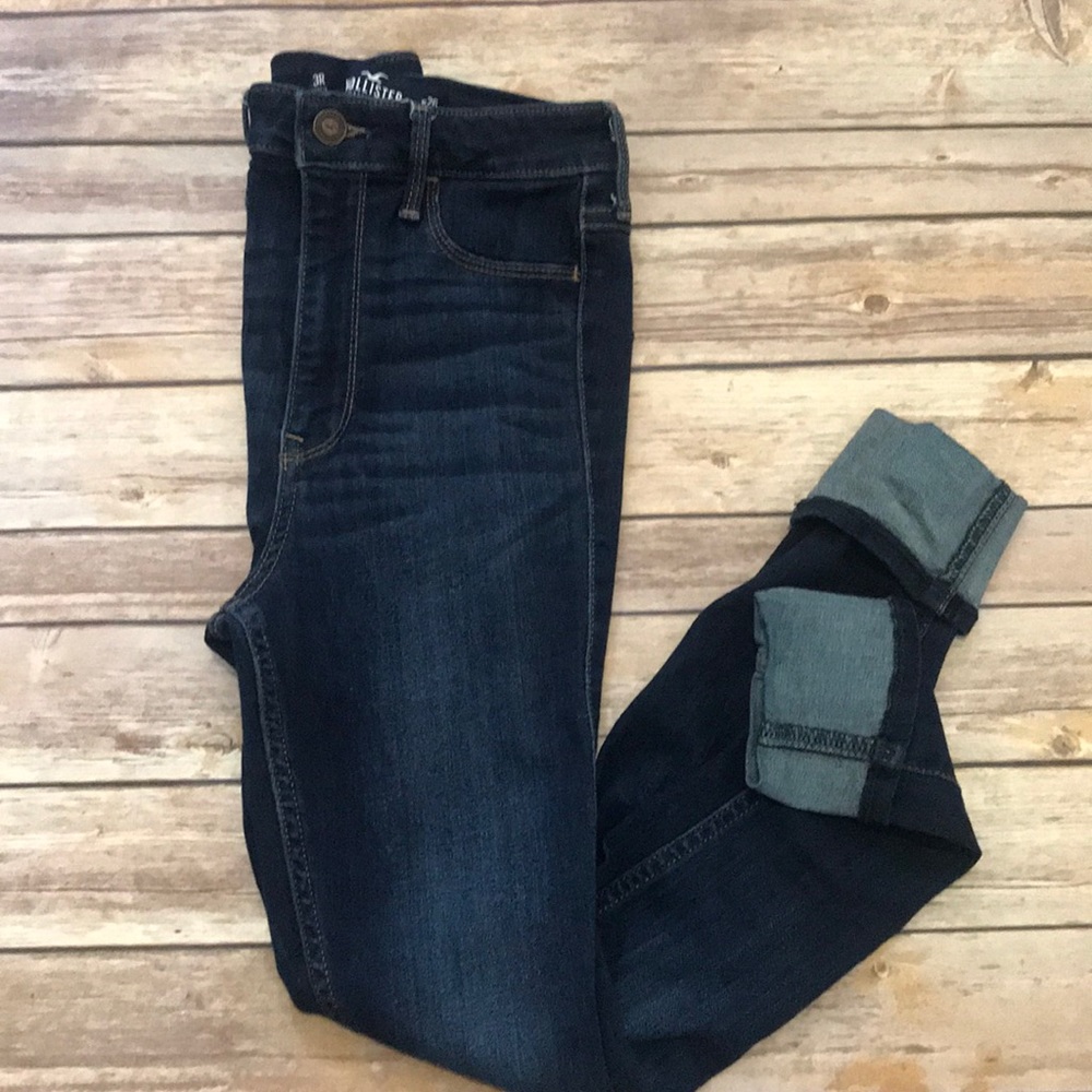 Hollister ultra high rise crop Jean legging size 3